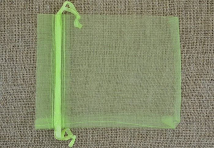 [1060293] Woreczek z organzy 12*10cm limonkowy