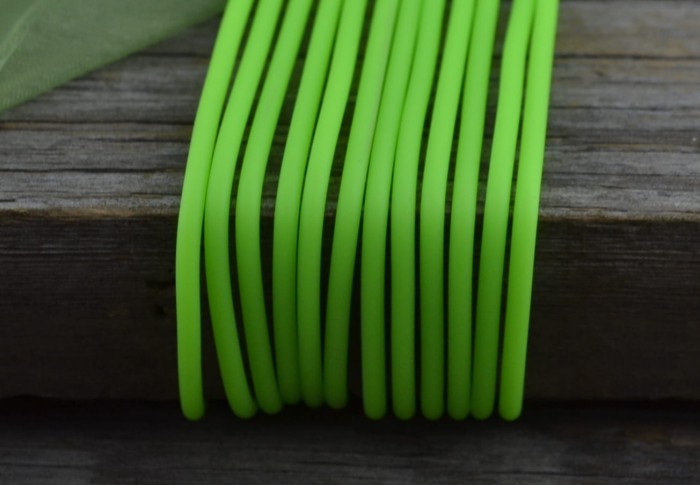 73737 Rzemień syntetyczny okrągły 2mm neonowy zielony 