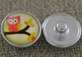 31848 Nap z kaboszonem z obrazkiem różowa sowa na gałęzi 18mm