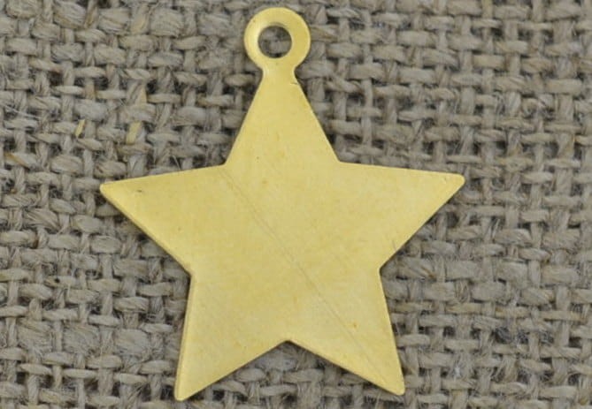  20717 Zawieszka mała gwiazdka w kolorze złotym