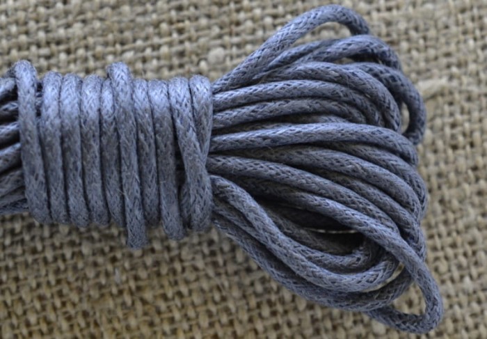 71769 Sznurek woskowany 2mm w kolorze stalowym 3m