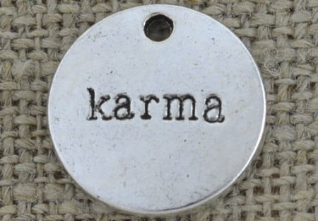 [30746] Zawieszka mała moneta "karma" kolor srebrny 