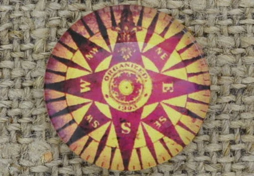 046328 Kaboszon szklany z obrazkiem kompas 20mm