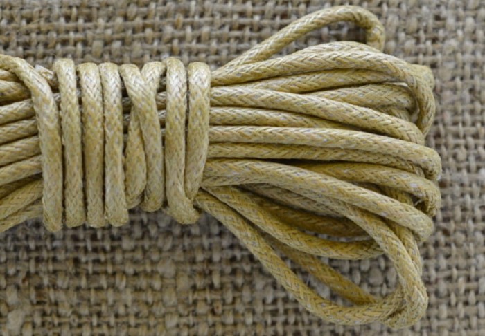 71771 Sznurek woskowany 2mm w kolorze lnu 3m