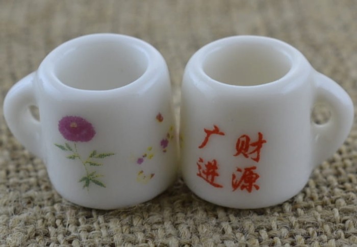 61454 Miniaturowy kubek ceramiczny kwiatek różowy