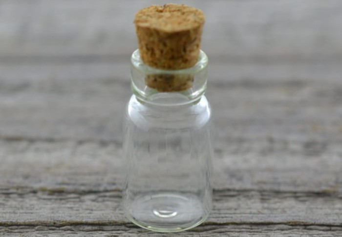 61439 Buteleczka szklana z korkiem 24*10mm