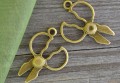 {107180} Zawieszka mała nożyczki w kolorze brązu 2szt 