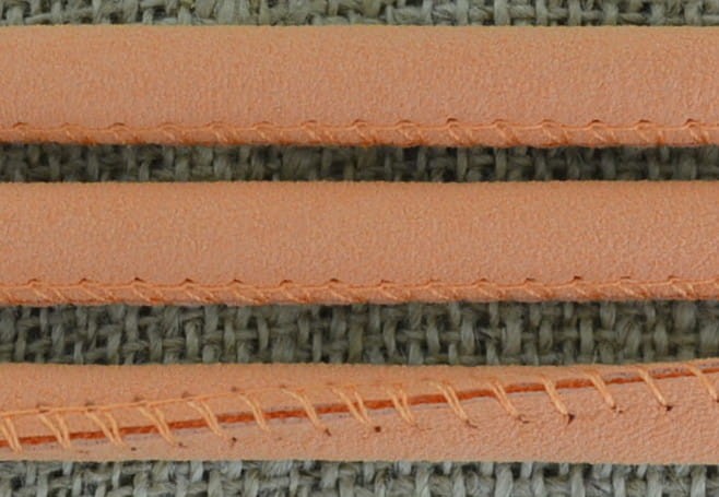 [737144] Rzemień za skóry ekologicznej szyty 6mm w kolorze brzoskwiniowym 50cm