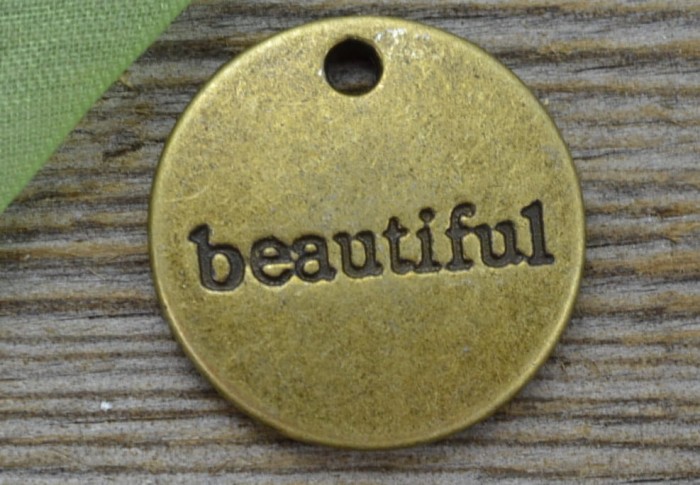 107233 Zawieszka mała moneta Beautiful w kolorze brązu