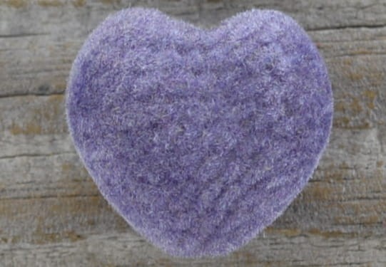 702484 Koralik akrylowy zamszowy serduszko 23*25mm fioletowe