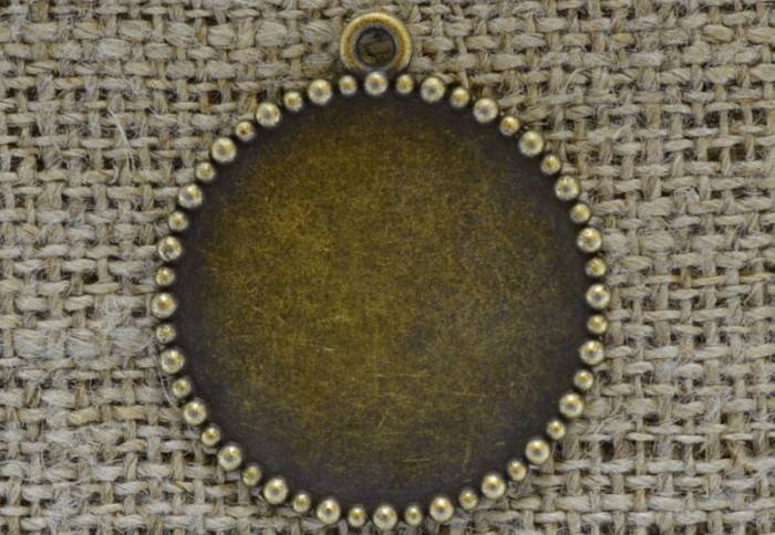 101164 Ozdobna baza medalionu w kolorze brązu na kaboszon 26mm