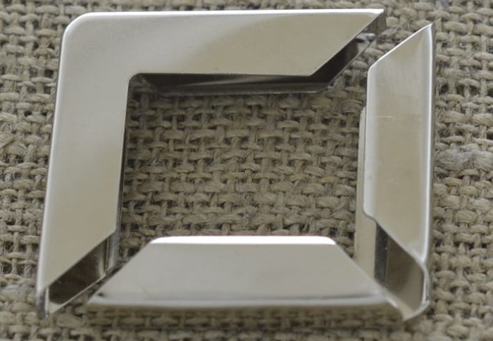 [k0511] Narożnik do książki w kolorze srebrnym 30*30mm