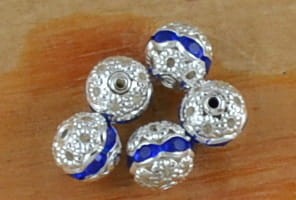  {90602} Koralik metalowy z niebieskimi cyrkonami 8mm 2szt