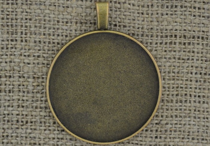 [101135] Klasyczna baza medalionu w kolorze brązu na kaboszon 35mm