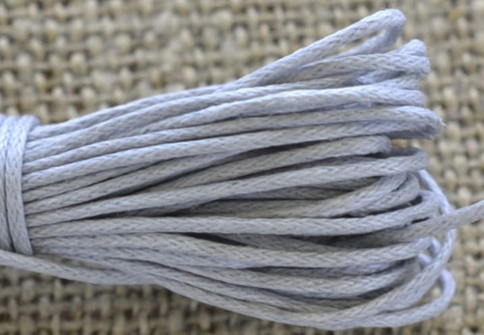 71753 Sznurek woskowany popielaty 1mm 7 metrów