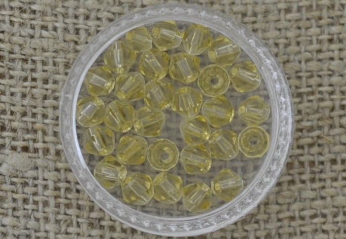 Koralik fasetowany 4mm słomkowy 30szt