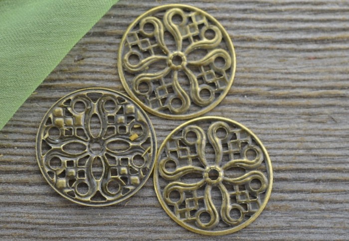 11269 Element ozdobny ażurowy koło w kolorze brązowym 20mm