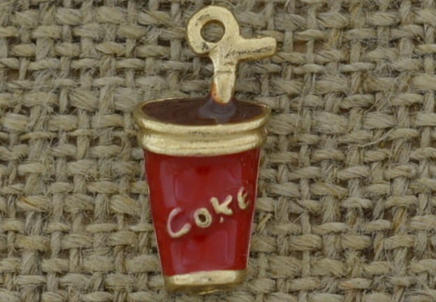 [70750] Zawieszka emaliowana kubek czerwony