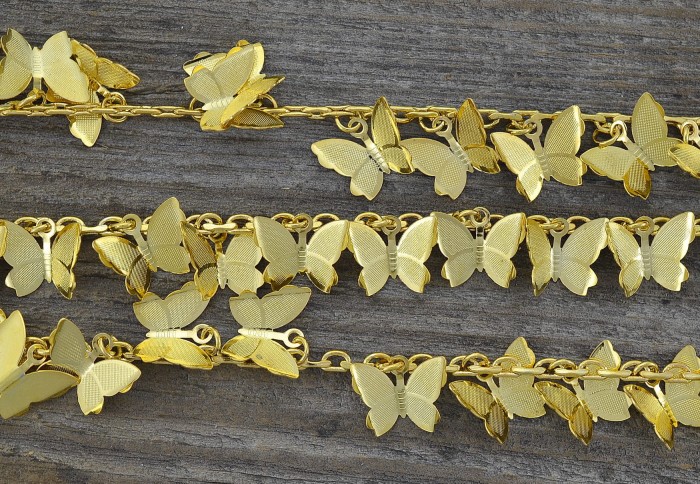21115 Łańcuszek ozdobny anchor z motylkami 3*2mm w kolorze złota 10cm