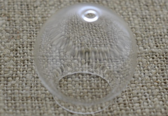 614104 Forma szklana kopułka z dziurką 30*30mm na bazę o średnicy 20mm