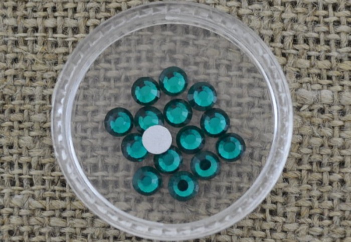 550184 Perełki akrylowe do naklejania 4mm morskie 15szt