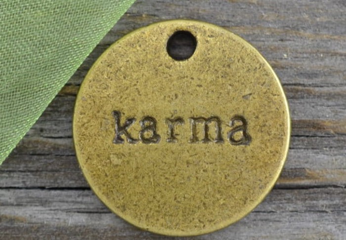  107199 Zawieszka mała karma w kolorze brązu