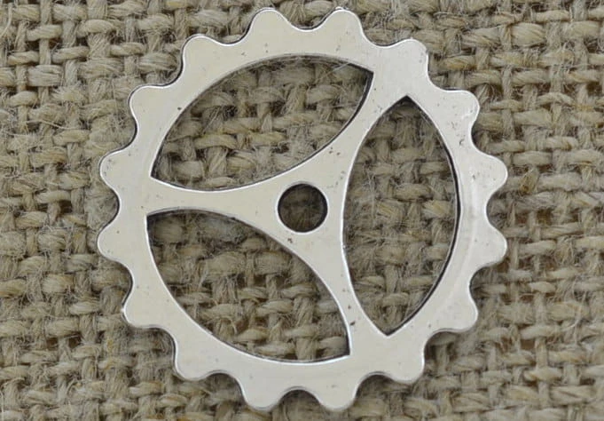 [312215] Element ozdobny steampunk tryb w kolorze srebrnym 22mm