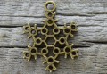 ś07176 Zawieszka płatek śniegu 22*17mm w kolorze brązu 2szt