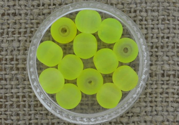 Koralik szklany perełka 6mm limonkowa 15szt