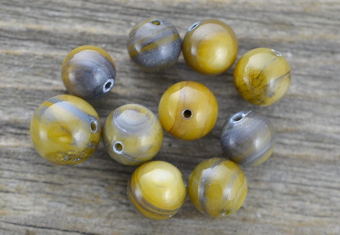 90924 Koralik z masy perłowej 6mm brązowy 10szt 