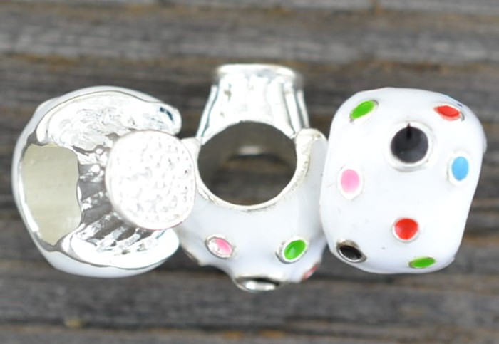 31256 Koralik modułowy emaliowany babeczka 