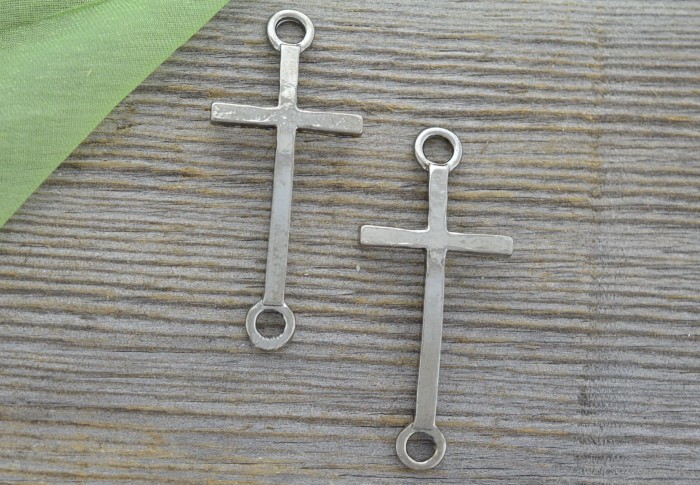 31268 Element ozdobny łącznik krzyż w kolorze czarnym