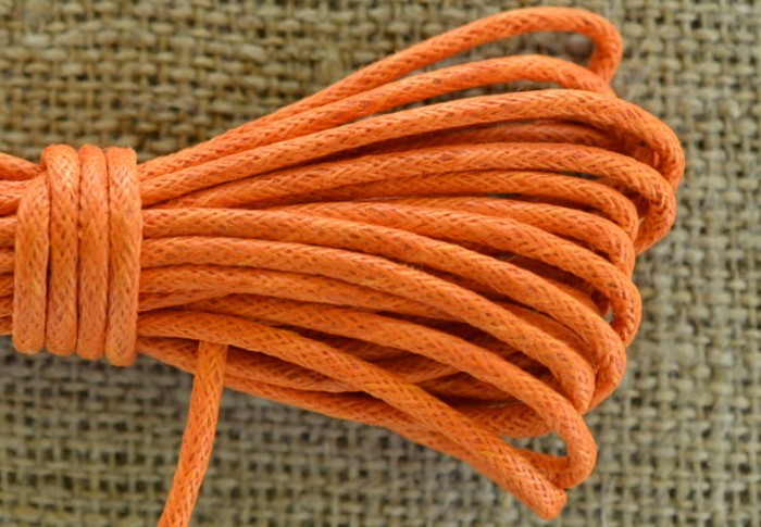 71780 Sznurek woskowany pomarańczowy 2mm 3 metry