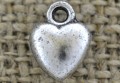 60703 Zawieszka akrylowa mała serduszko w kolorze srebrnym 10*8mm