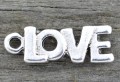 307169 Zawieszka mała LOVE w kolorze srebra 3szt
