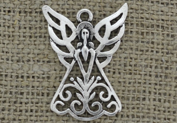 [307381] Zawieszka mała aniołek w kolorze srebrny