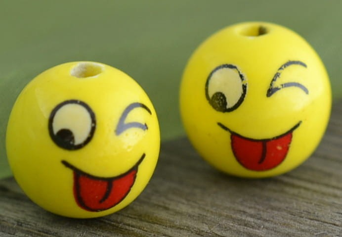 {7605175} Koralik porcelanowy twarz 14mm "język" 