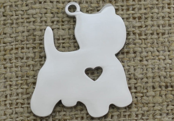 [307437] Zawieszka mała ze stali nierdzewnej pies w kolorze srebrnym