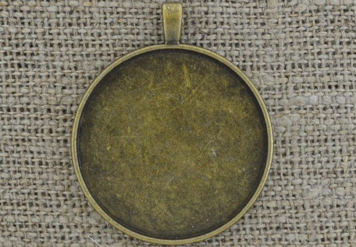 101187 Klasyczna baza medalionu w kolorze brązu na kaboszon 40mm