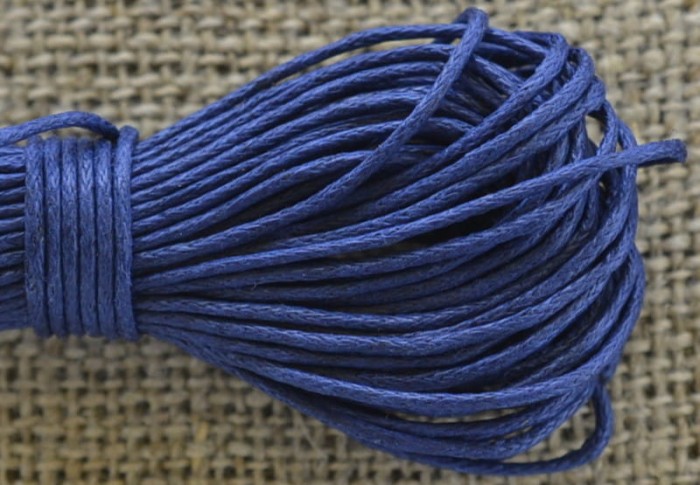 71729 Sznurek woskowany granatowy 1mm 7 metrów
