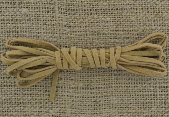 [73701] Rzemień zamszowy płaski 3*1mm w kolorze lnu