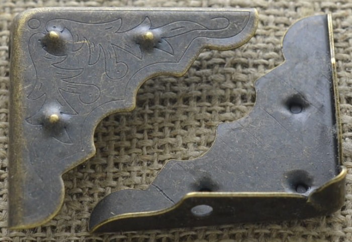 [k0517] Narożnik do szkatułki w kolorze brązu 32*32mm