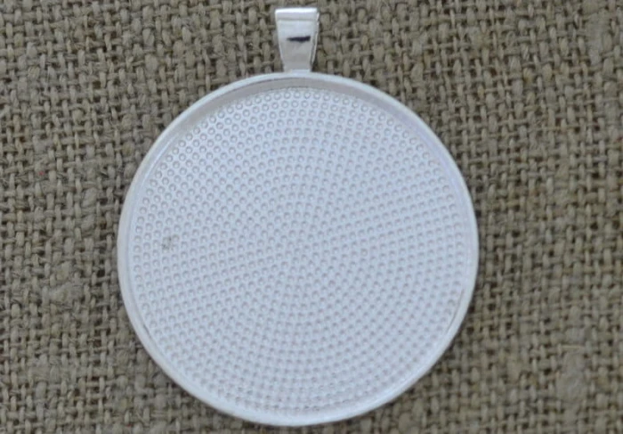 Baza medalionu w kolorze srebra na kaboszon 40mm