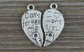 30770 Zawieszka mała serce dont forget me w kolorze srebra