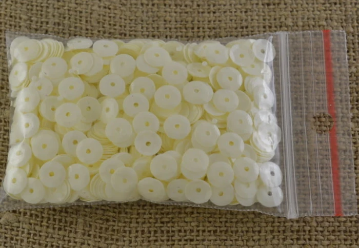  [55503] Cekiny łamane kremowe 6mm 12 gram