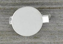 50202 Klasyczna baza broszki w kolorze srebra na kaboszon 16mm