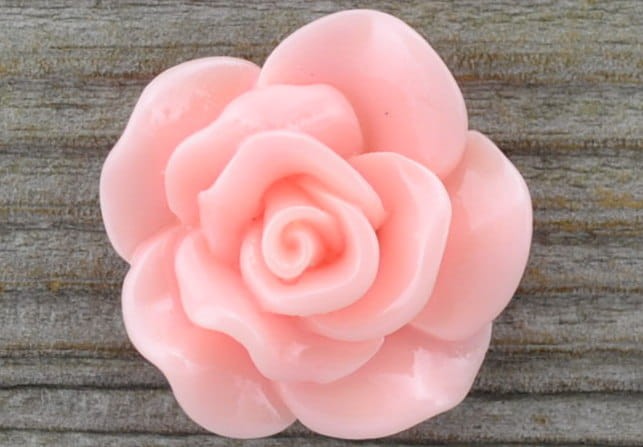 802381 Kaboszon kwiatowy różyczka 26*28mm różowa 
