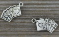30764 Zawieszka mała karty w kolorze srebrnym 2 szt 