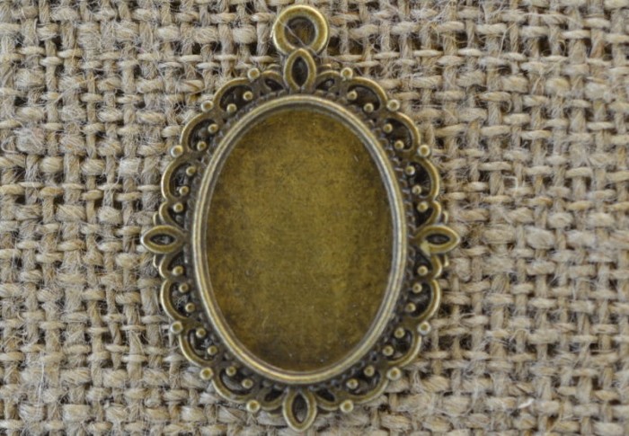 10194 Ozdobna baza w kolorze brązu na kaboszon 18*13mm