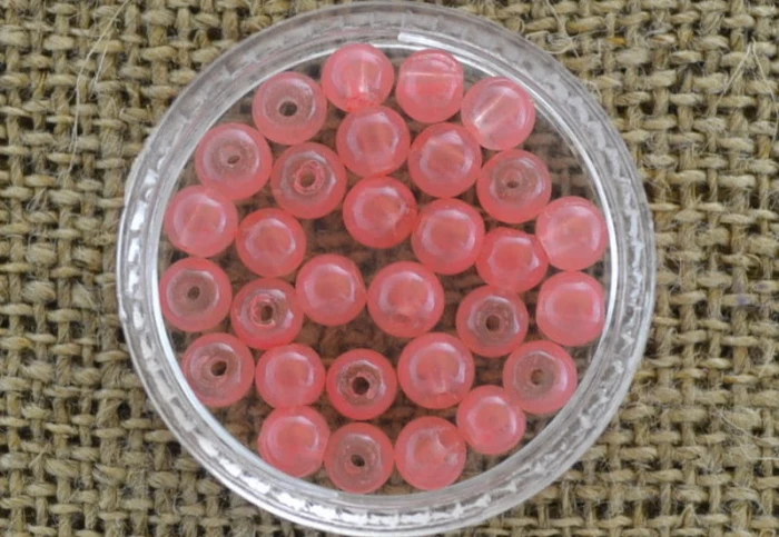 71218 Koralik szklany perełka gładka transparentna 4mm różowa 30szt
